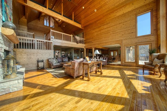 238 Lake Forest Drive, Eureka Springs, AR 72631