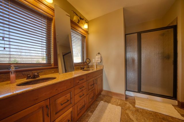 238 Lake Forest Drive, Eureka Springs, AR 72631