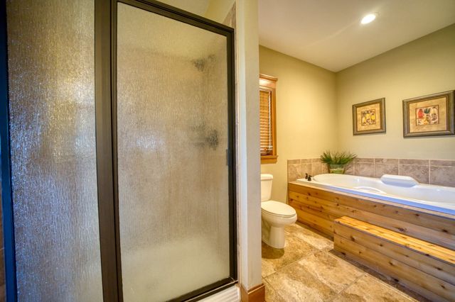 238 Lake Forest Drive, Eureka Springs, AR 72631