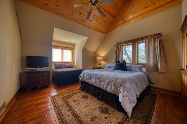 238 Lake Forest Drive, Eureka Springs, AR 72631