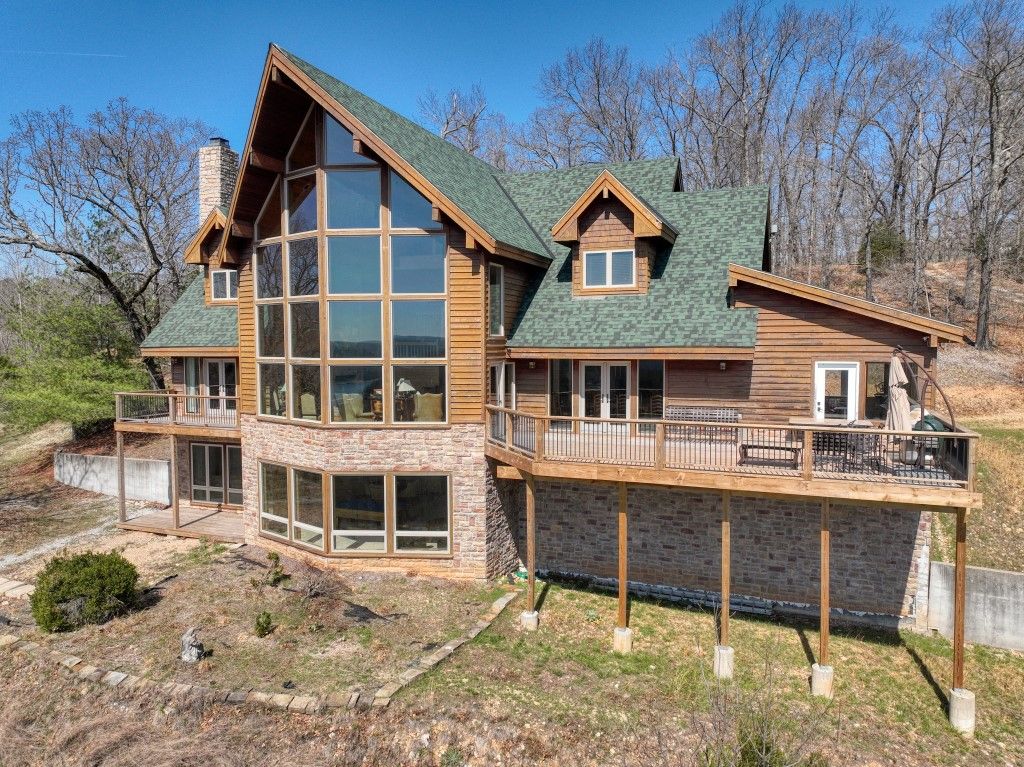 238 Lake Forest Drive, Eureka Springs, AR 72631