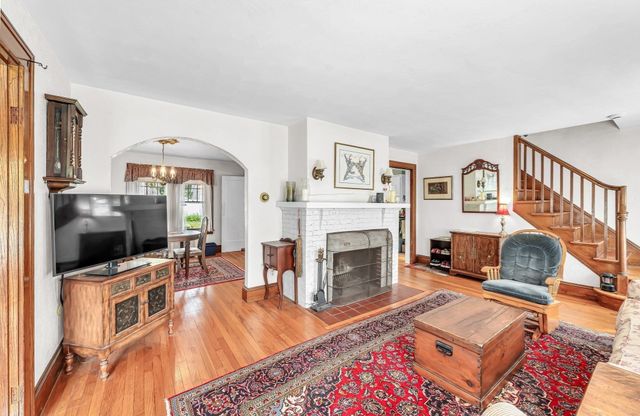793 Allen St, Springfield, MA 01118