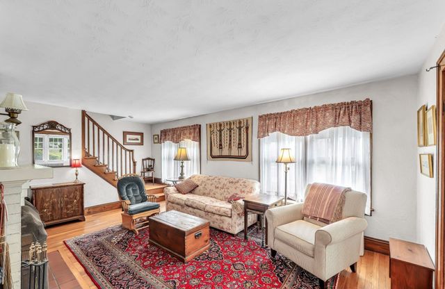 793 Allen St, Springfield, MA 01118