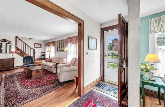 793 Allen St, Springfield, MA 01118
