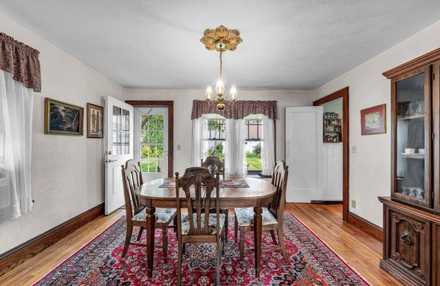 793 Allen St, Springfield, MA 01118