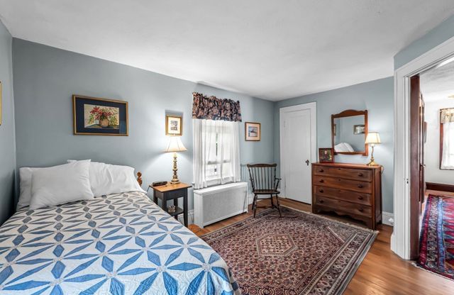 793 Allen St, Springfield, MA 01118