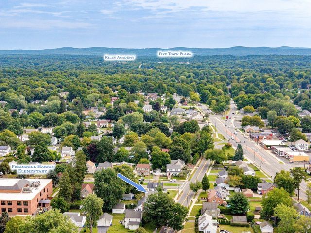 793 Allen St, Springfield, MA 01118
