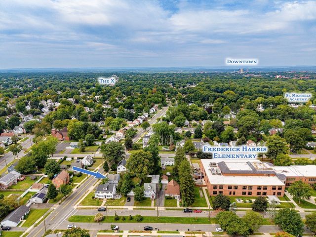 793 Allen St, Springfield, MA 01118