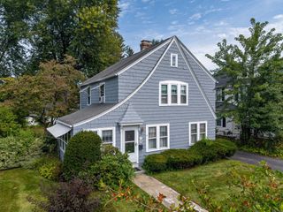 793 Allen St, Springfield, MA 01118