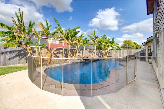 12630 Vineyard Trail Lane, Sugar Land, TX 77478