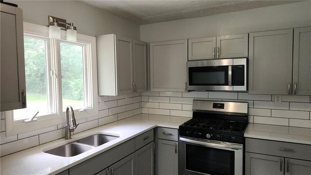 151 Cornell Avenue, Bonner Springs, KS 66012