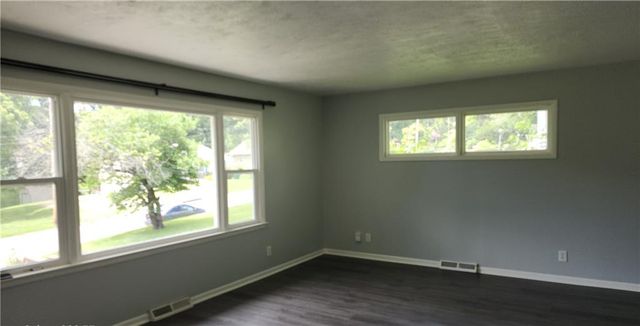 151 Cornell Avenue, Bonner Springs, KS 66012