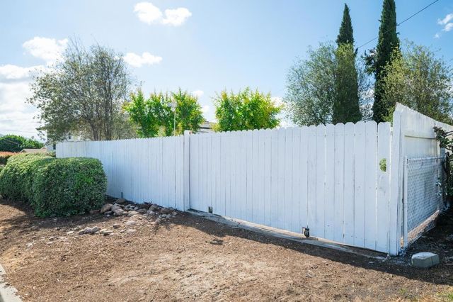 752 Hillsview, El Cajon, CA 92020