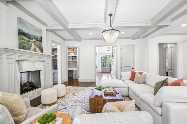 1126 Battery Ln, Nashville, TN 37220