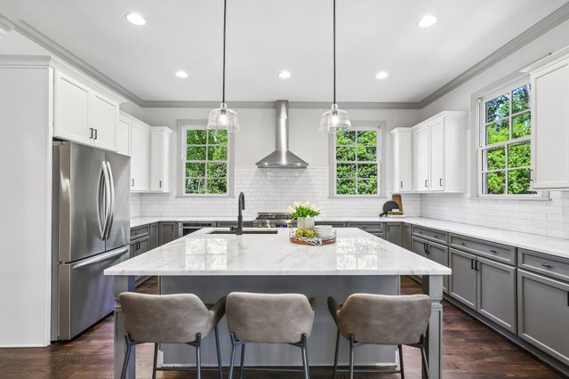 1126 Battery Ln, Nashville, TN 37220