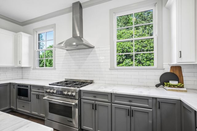 1126 Battery Ln, Nashville, TN 37220