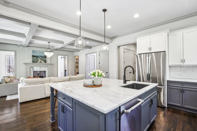 1126 Battery Ln, Nashville, TN 37220