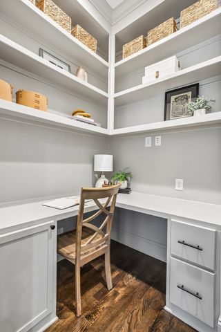 1126 Battery Ln, Nashville, TN 37220