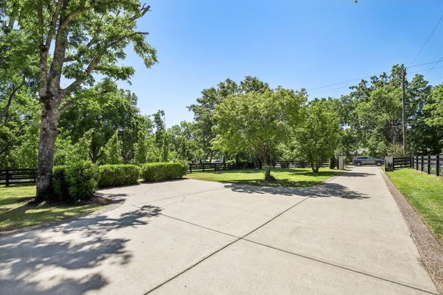 1126 Battery Ln, Nashville, TN 37220