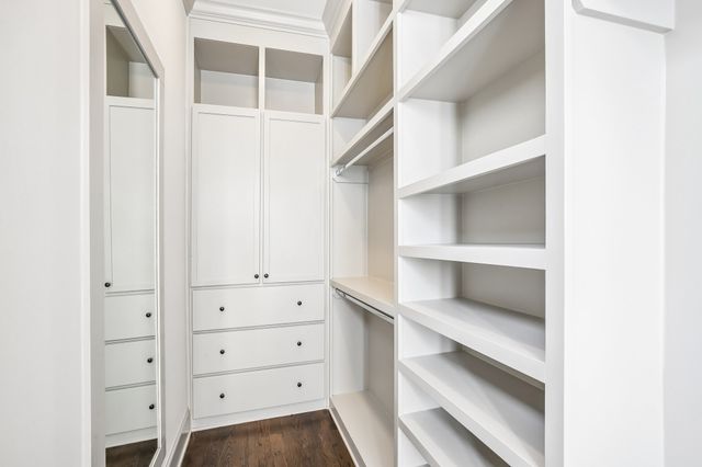 1126 Battery Ln, Nashville, TN 37220