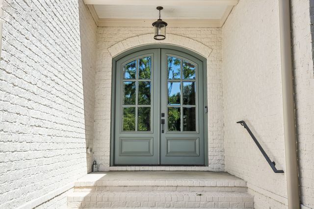 1126 Battery Ln, Nashville, TN 37220