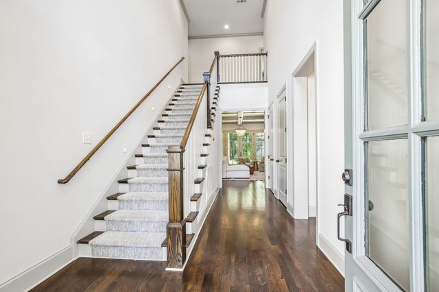 1126 Battery Ln, Nashville, TN 37220