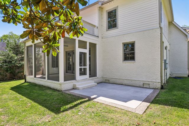 1126 Battery Ln, Nashville, TN 37220