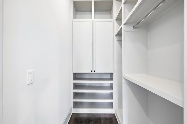 1126 Battery Ln, Nashville, TN 37220