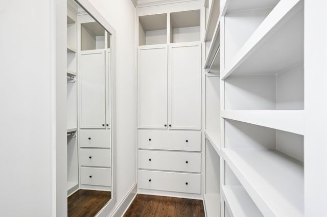 1126 Battery Ln, Nashville, TN 37220