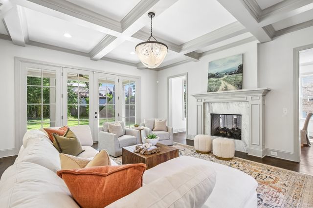 1126 Battery Ln, Nashville, TN 37220