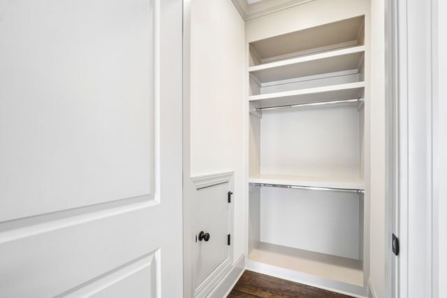 1126 Battery Ln, Nashville, TN 37220