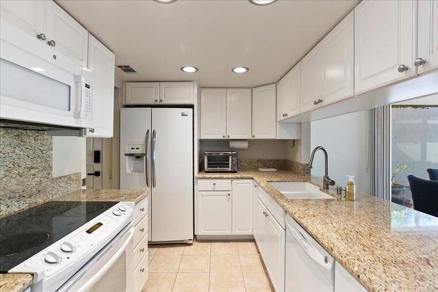 38780 Tandika Trail N, Palm Desert, CA 92211