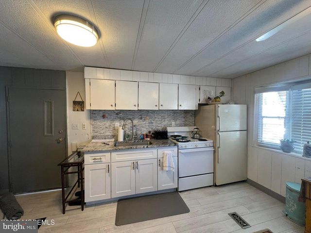 177 MOCKINGBIRD WAY, Whiting, NJ 08759