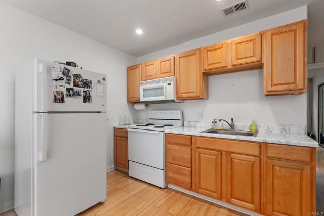 4556 cove Drive, Carlsbad, CA 92008