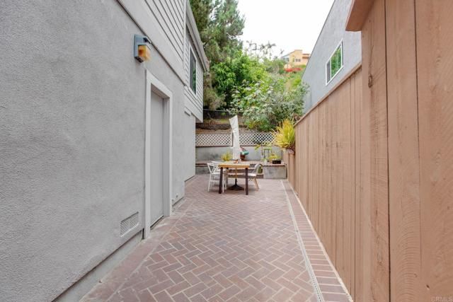 4556 cove Drive, Carlsbad, CA 92008