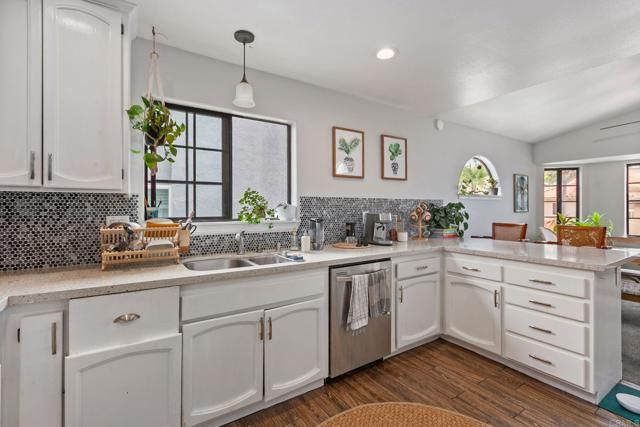 4556 cove Drive, Carlsbad, CA 92008