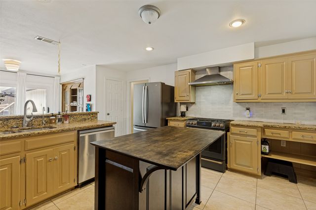 7105 Tophill Circle, Dallas, TX 75248