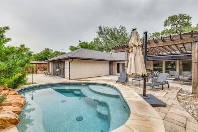 7105 Tophill Circle, Dallas, TX 75248