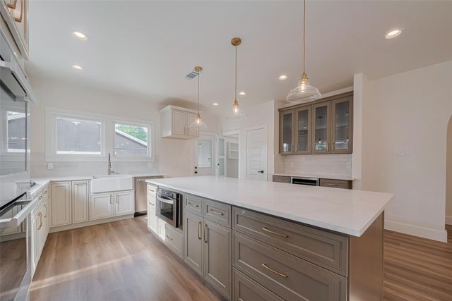 1026 W Cottage Street, Houston, TX 77009