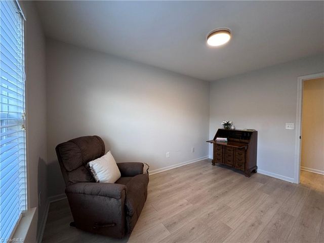6830 Wellsley Court, Clemmons, NC 27012