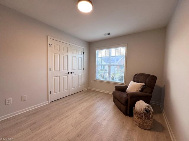 6830 Wellsley Court, Clemmons, NC 27012