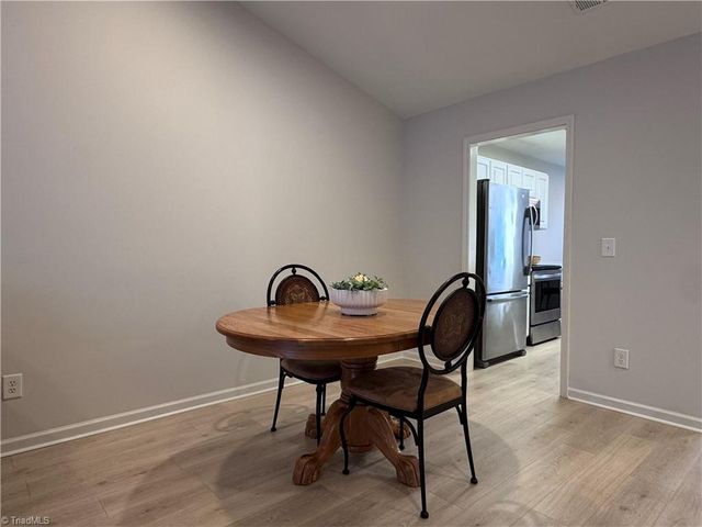 6830 Wellsley Court, Clemmons, NC 27012