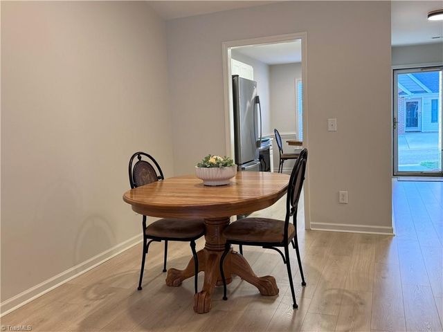 6830 Wellsley Court, Clemmons, NC 27012