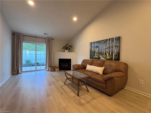 6830 Wellsley Court, Clemmons, NC 27012