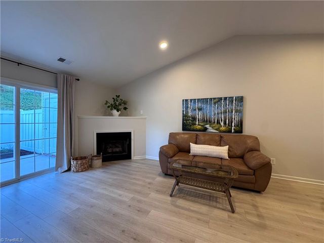 6830 Wellsley Court, Clemmons, NC 27012
