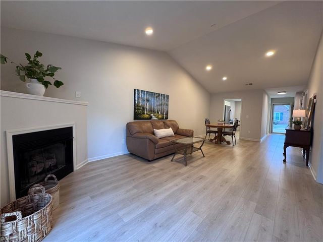 6830 Wellsley Court, Clemmons, NC 27012