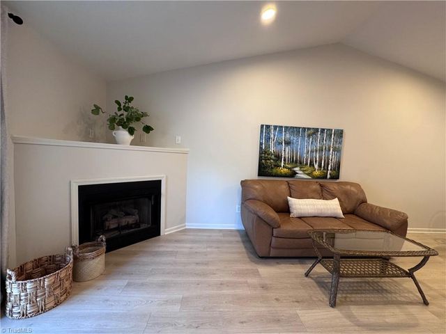 6830 Wellsley Court, Clemmons, NC 27012