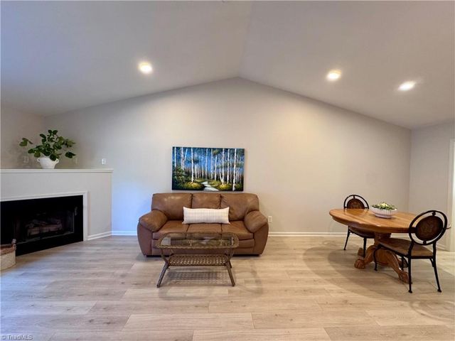 6830 Wellsley Court, Clemmons, NC 27012