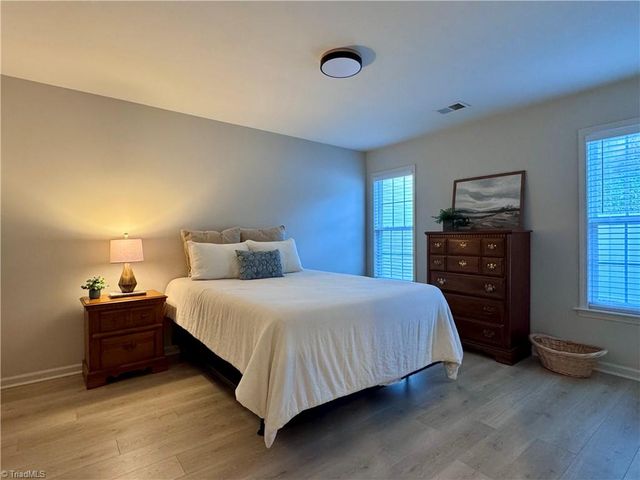 6830 Wellsley Court, Clemmons, NC 27012