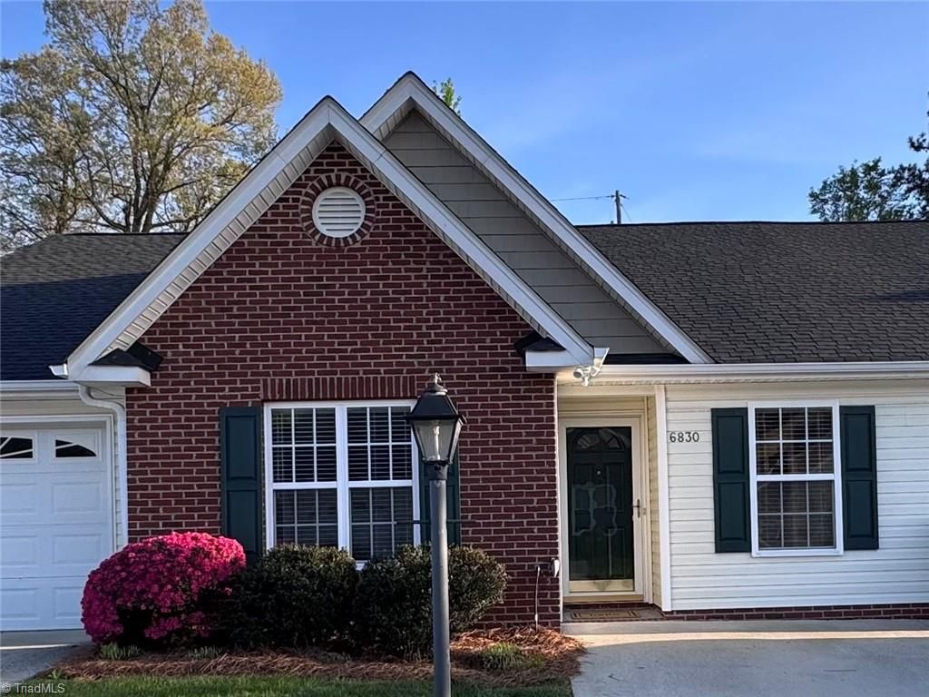 6830 Wellsley Court, Clemmons, NC 27012